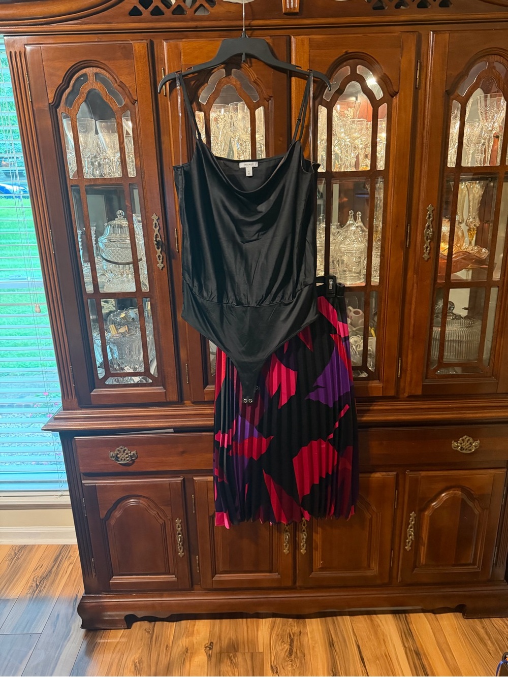 Nine West Black Satin Bodysuit (XL) with Pleated Colorblock Skirt (Medium) Set
